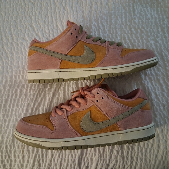 🥀 Nike Dunk Low SB Red Stardust 🥀 - Picture 3 of 7